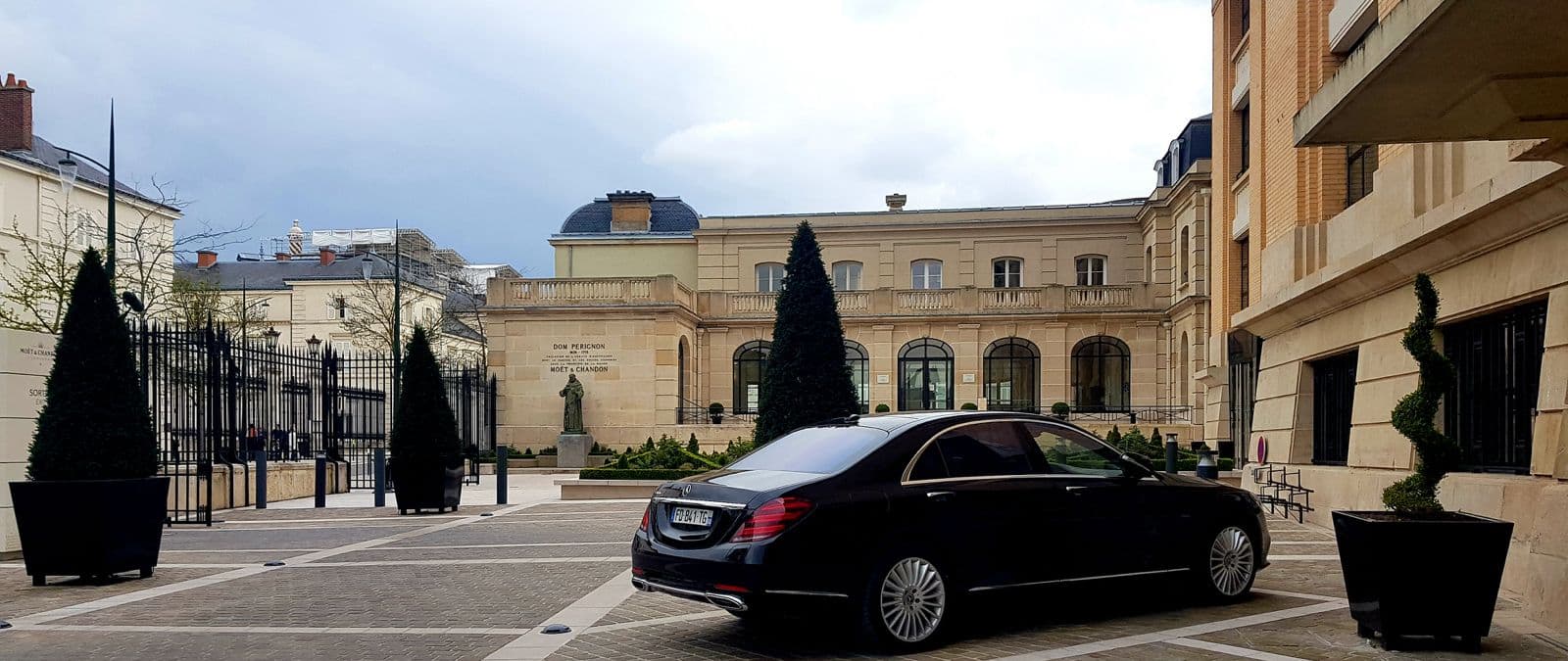 Mercedes-Benz S-Class 500