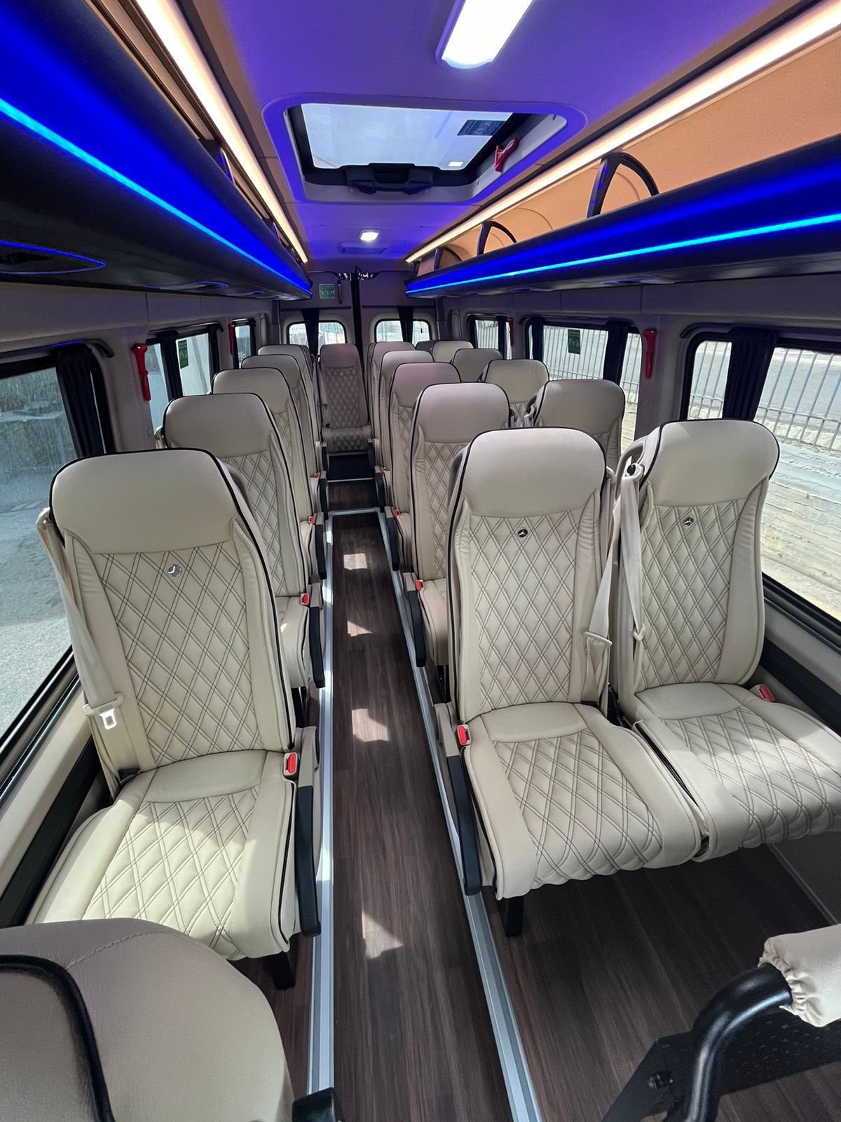 Mercedes Sprinter 19 Pax