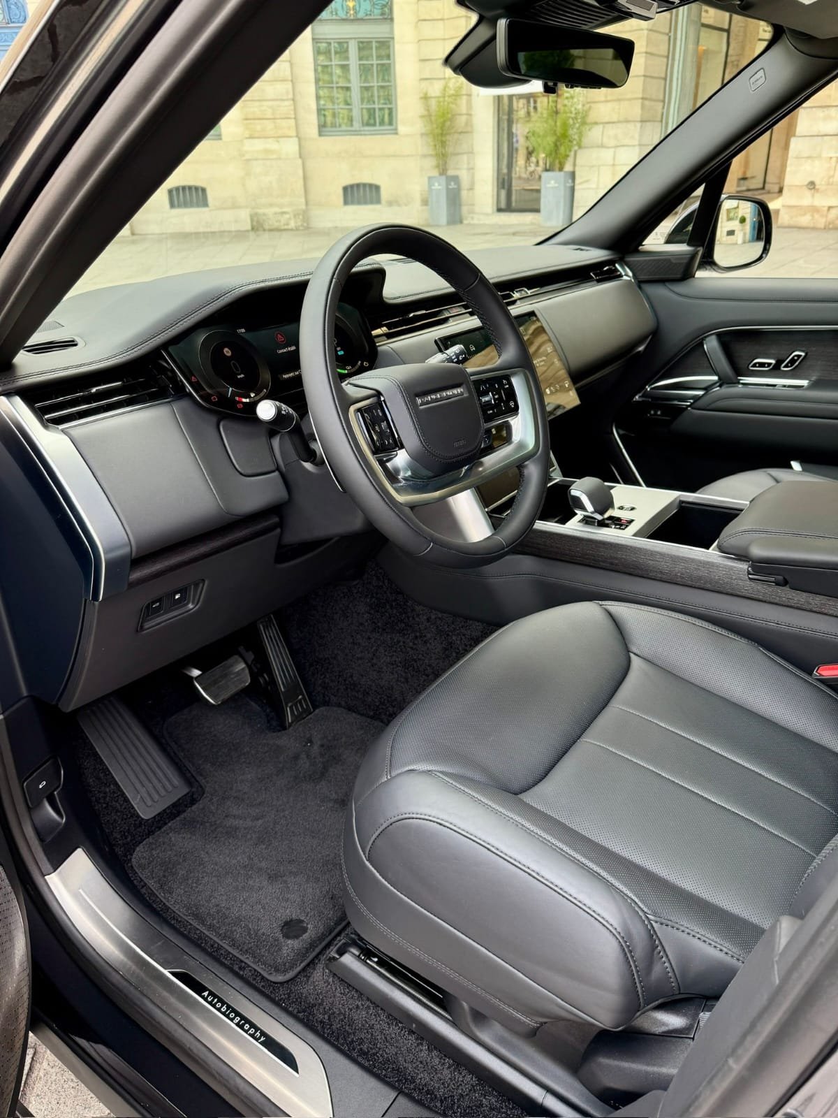 Range Rover Autobiography intérieur conducteur Paris FFGR
